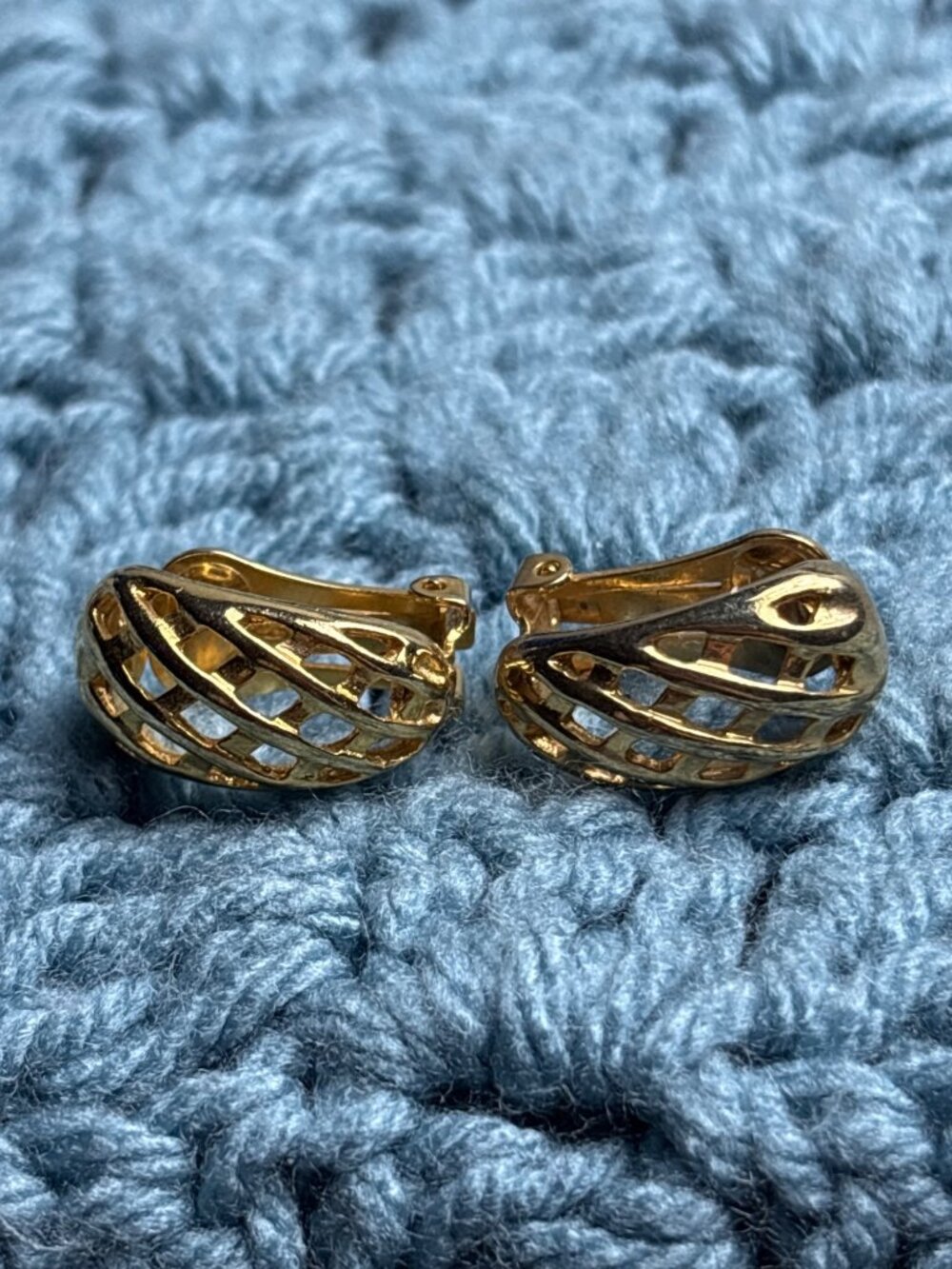Vintage Goldtone Woven Clip On Earrings 1 inch